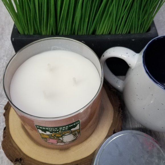 "Freshly Brewed Coffee" BBW 3 Wick Candle - Picture 2 of 7